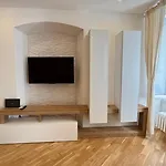 The Three Bs - House Appartement