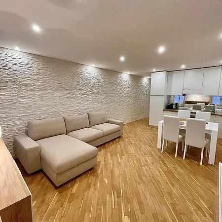The Three Bs - House Μπέργκαμο